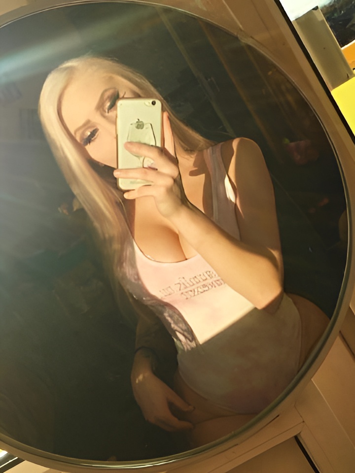 Роксана привлекальеная девушка из Зоринска цена от 2000 руб