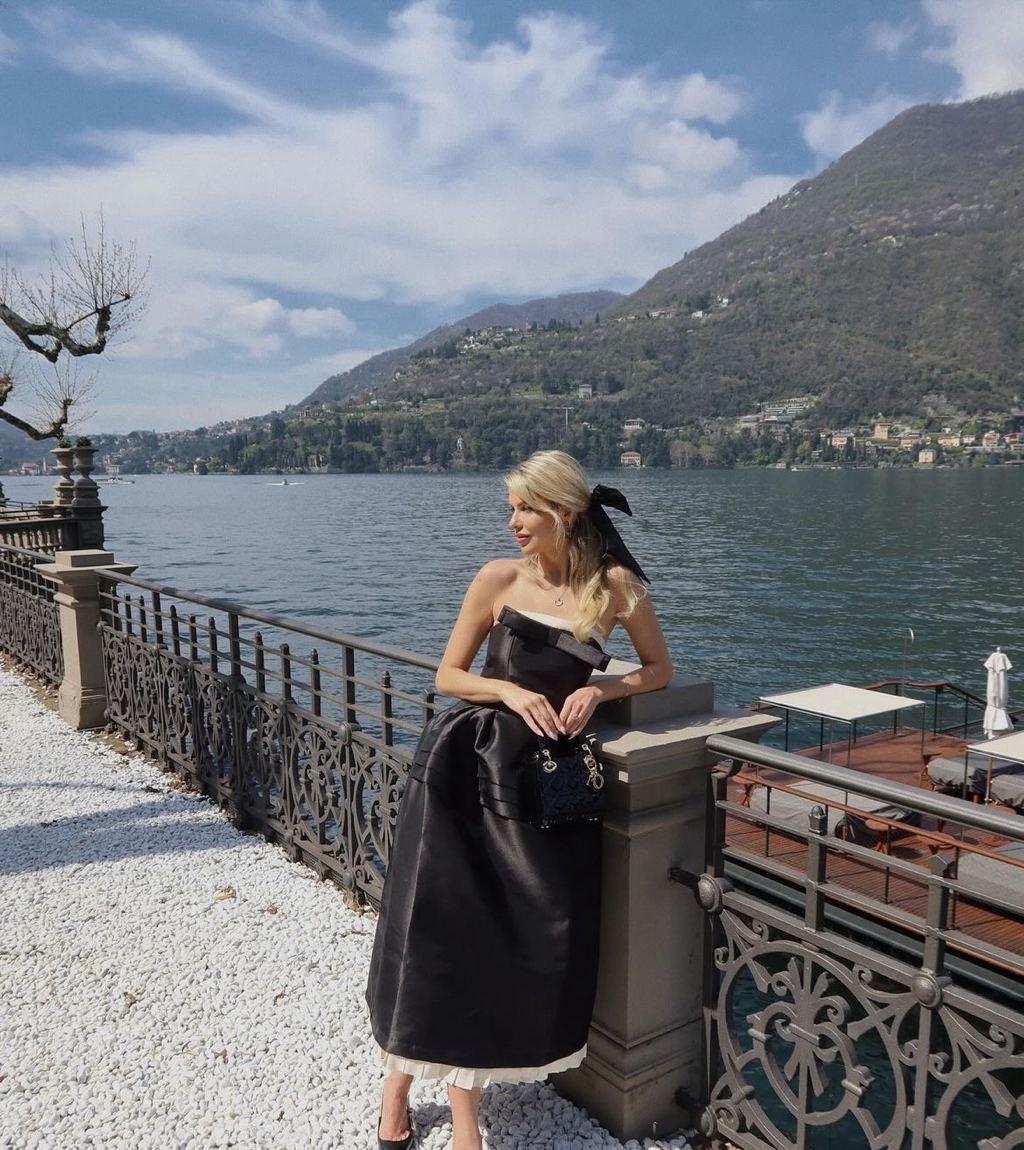 Настя привлекальеная девушка из Зоринска цена от 6000 руб