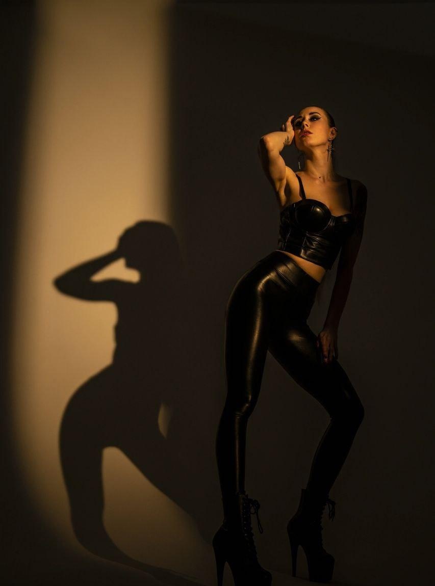 Галина привлекальеная девушка из Зоринска цена от 6000 руб