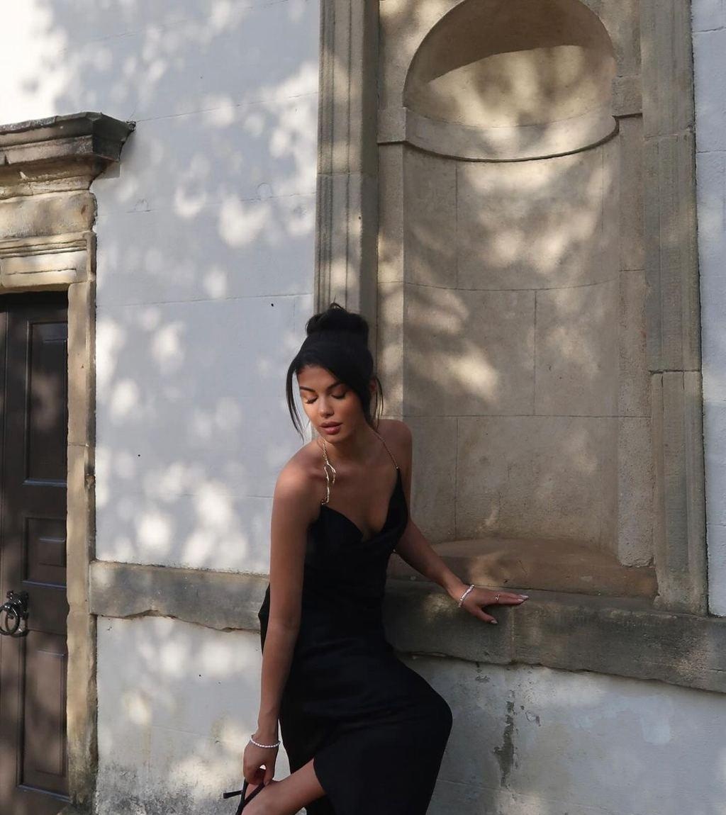 Настасья привлекальеная девушка из Зоринска цена от 10000 руб