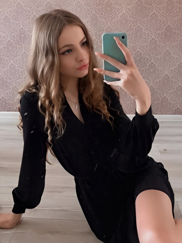 Ксения привлекательная девушка из Зоринска цена от 4000 руб