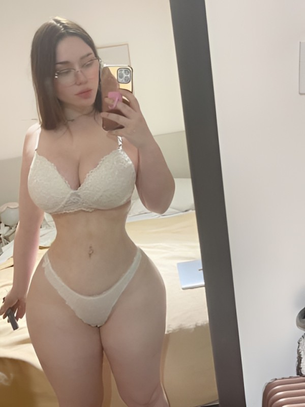 Стефания привлекательная девушка из Зоринска цена от 4000 руб