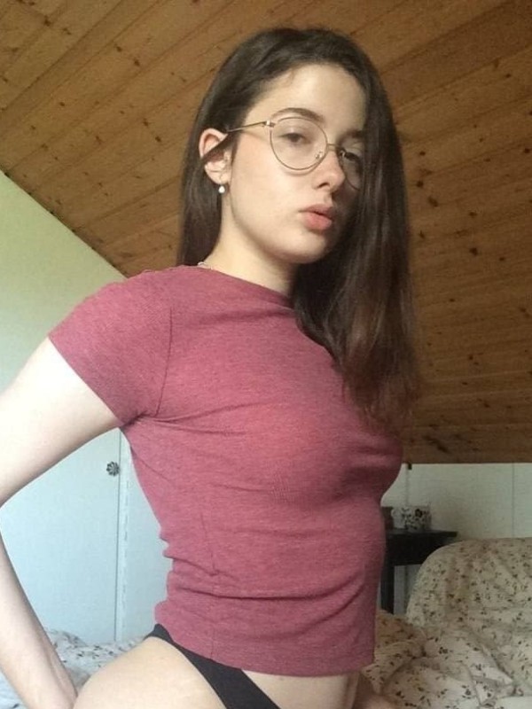 Ольга привлекательная девушка из Зоринска цена от 3000 руб