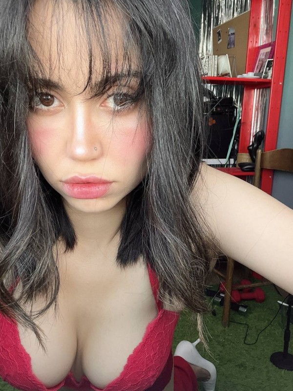 Изабелла привлекательная девушка из Зоринска цена от 7000 руб