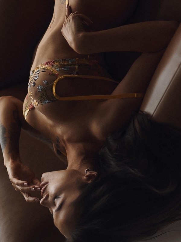 Катерина привлекательная девушка из Зоринска цена от 10000 руб