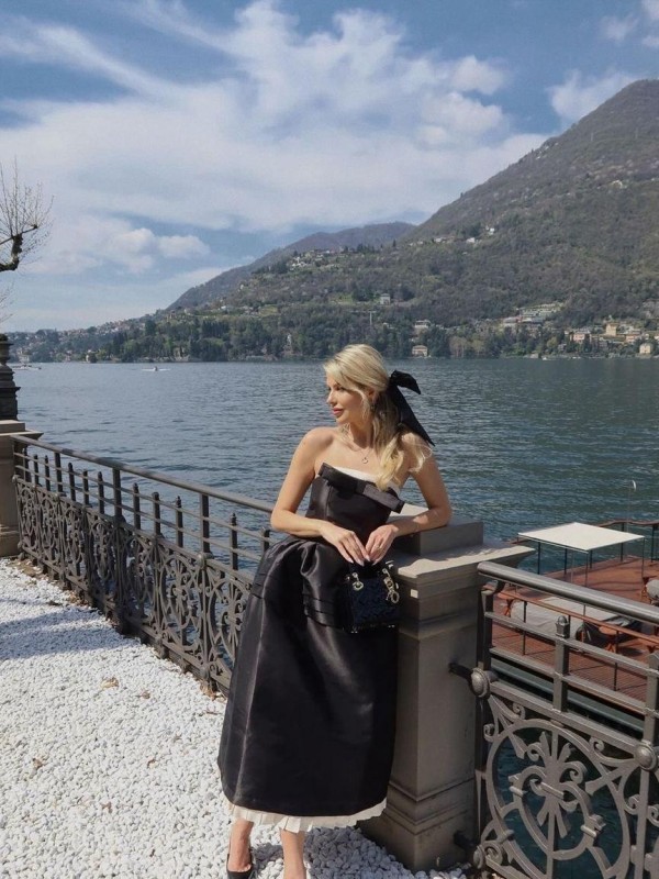 Настя привлекательная девушка из Зоринска цена от 6000 руб