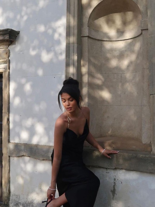 Настасья привлекательная девушка из Зоринска цена от 10000 руб